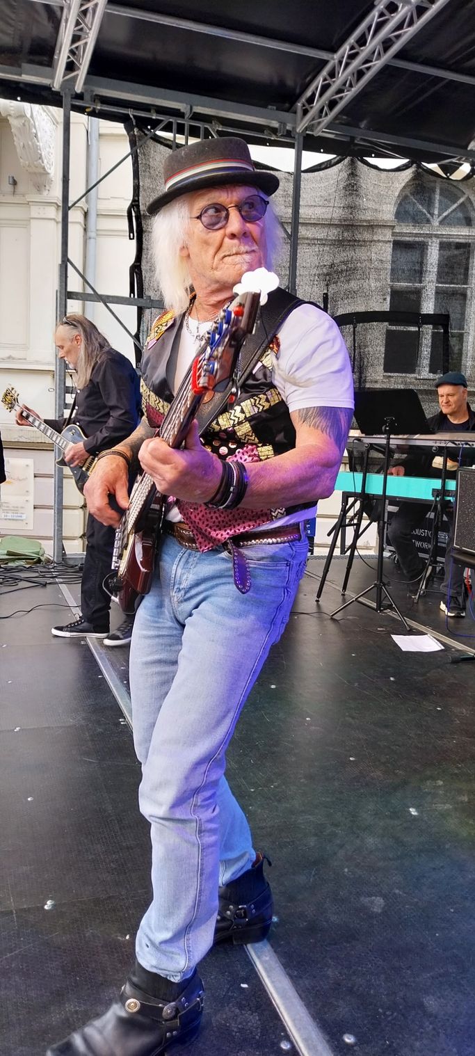 Karl am Bass
